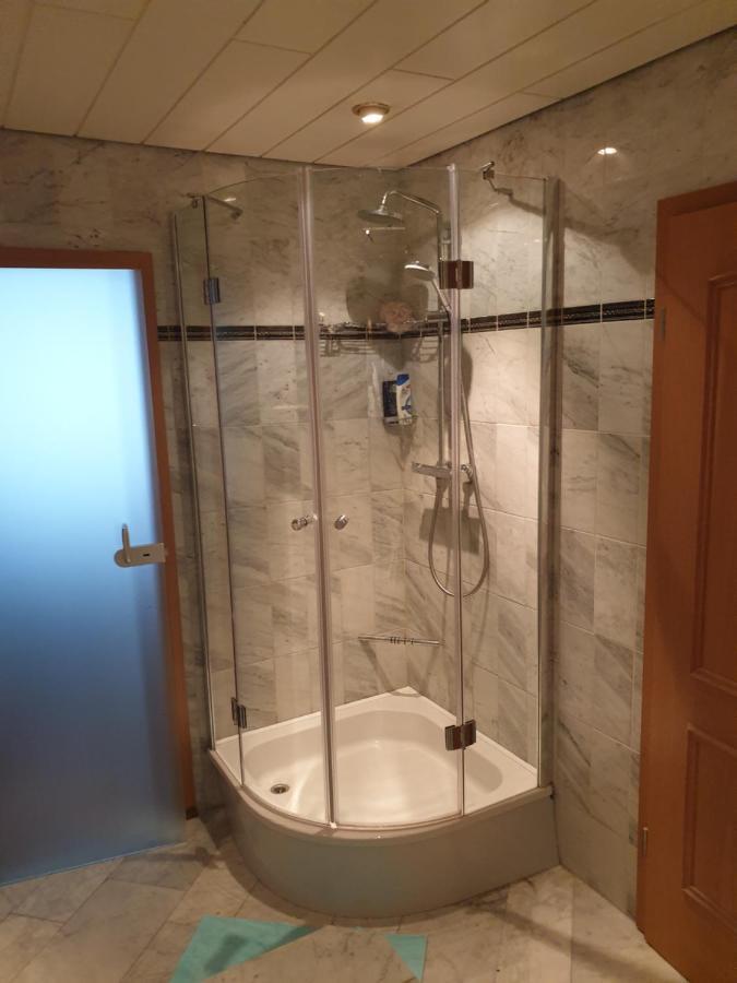 Wohnung Fuer 4 Personen, 2 Schlafzimmer, 2 Parkplaetze, Wlan Constance Exterior photo