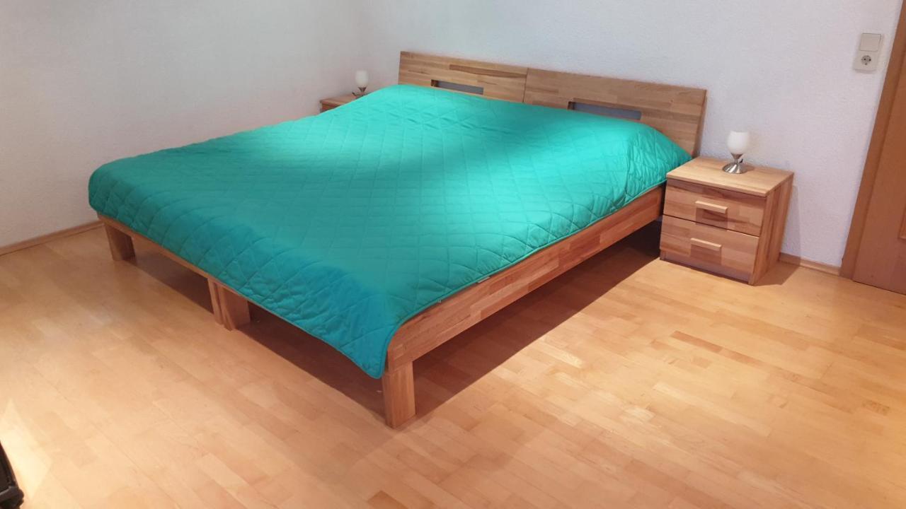 Wohnung Fuer 4 Personen, 2 Schlafzimmer, 2 Parkplaetze, Wlan Constance Exterior photo