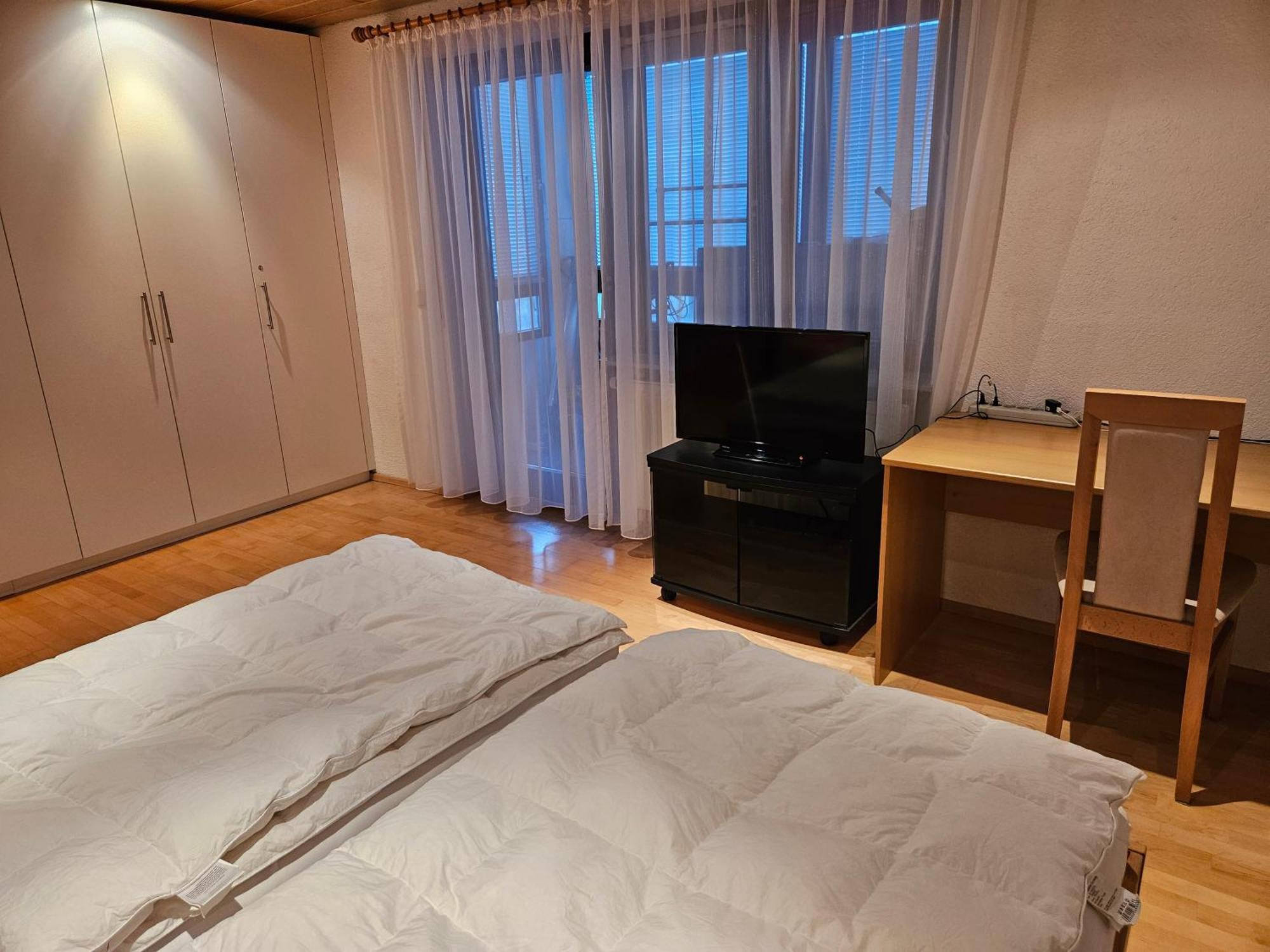 Wohnung Fuer 4 Personen, 2 Schlafzimmer, 2 Parkplaetze, Wlan Constance Exterior photo
